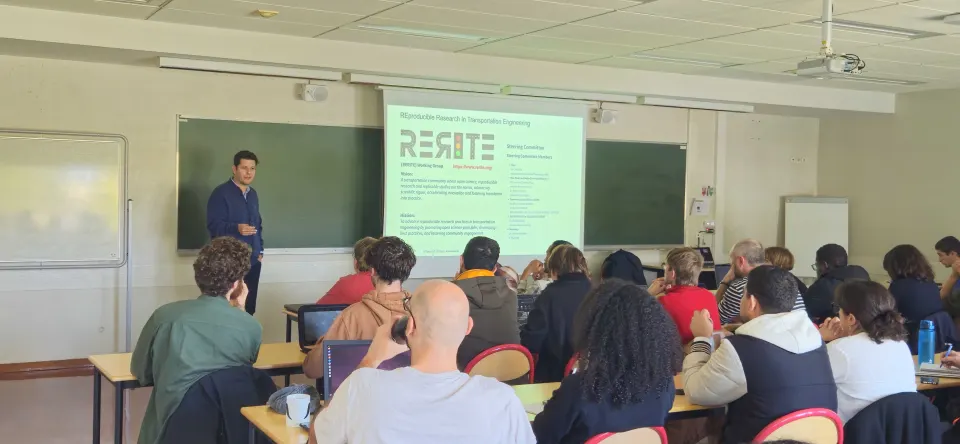 Michail Makridis presenting reproducibility research at ENTPE in Lyon